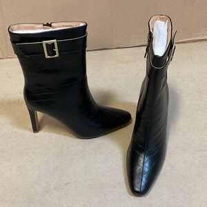 Journee Collection Elaine Black Croc-Patterned Heeled Boots